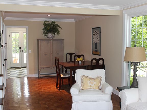 Living/Dining Area