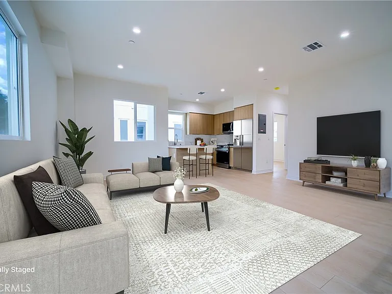 259 S Avenue 54 #1/2 — Photo 4