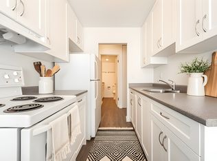 Rockmeare Manor Apartments, Victoria, BC V8V 3H7