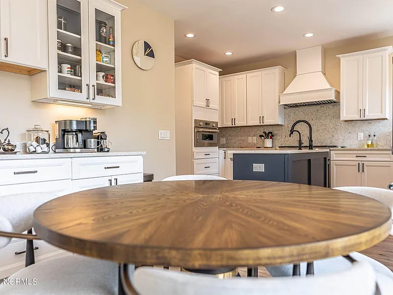 215 Plantation Dr — Photo 10