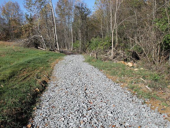 4th image of 221 Whitson Rd