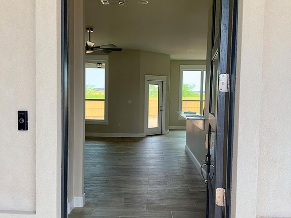 5th image of 5618 Slayde St