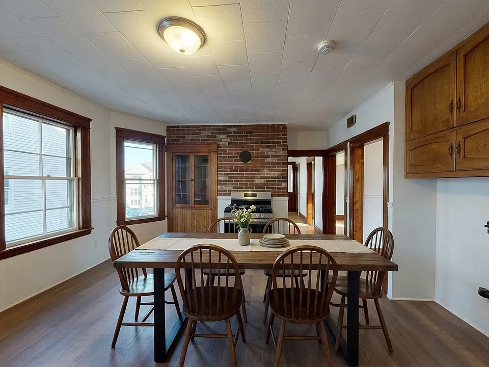 15 Ericsson St #2
