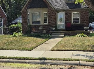15280 Couzens Ave, Eastpointe, MI 48021