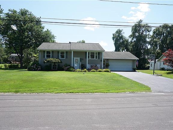 2nd image of 105 Christopher Dr