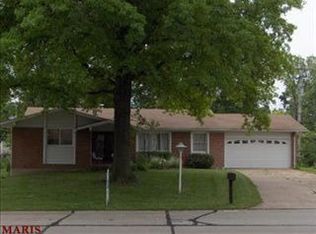 2170 Avon Dr, Florissant, MO