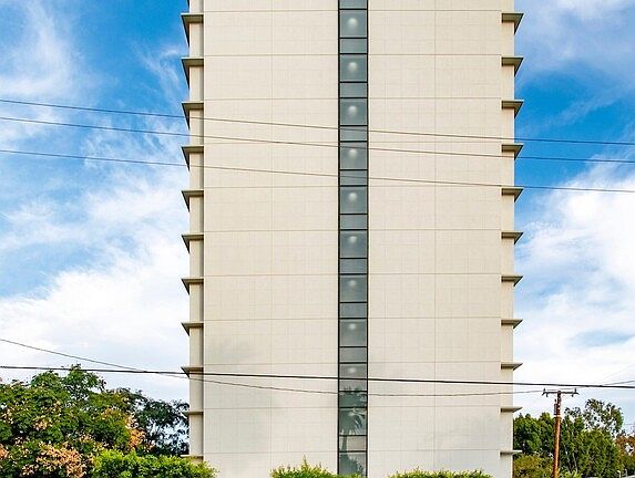 5th image of 818 N Doheny Dr APT 1201