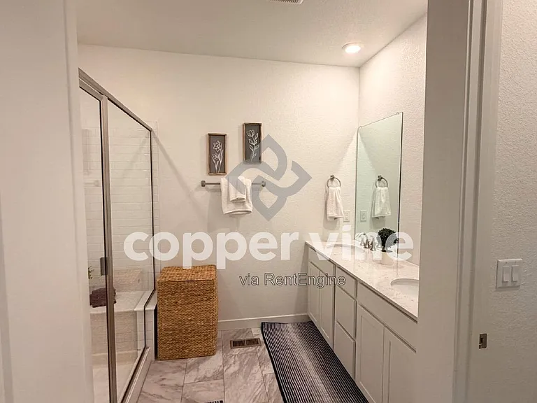 657 176th Ave — Photo 6