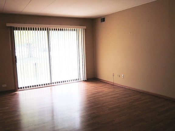 5th image of 11021 S Theresa Cir APT 1D