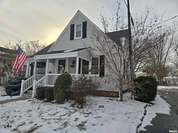 310 N Avenue B, Canton, IL 61520