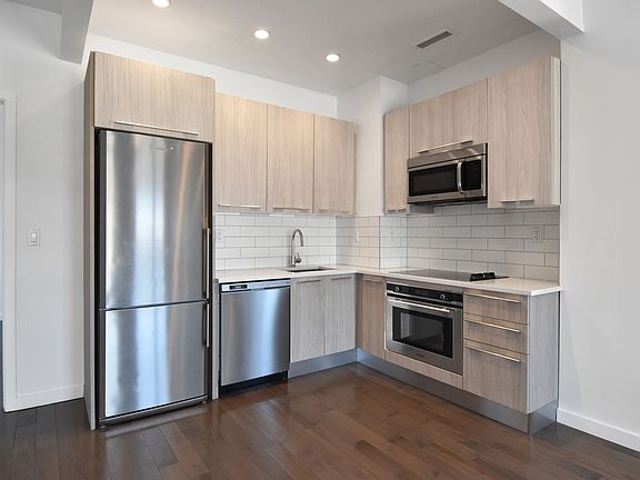 3rd image of 30-40 21st St #610