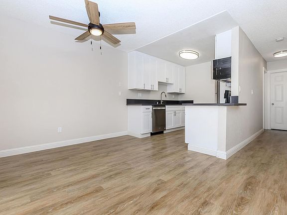 3rd image of 945 Hollister St APT 5