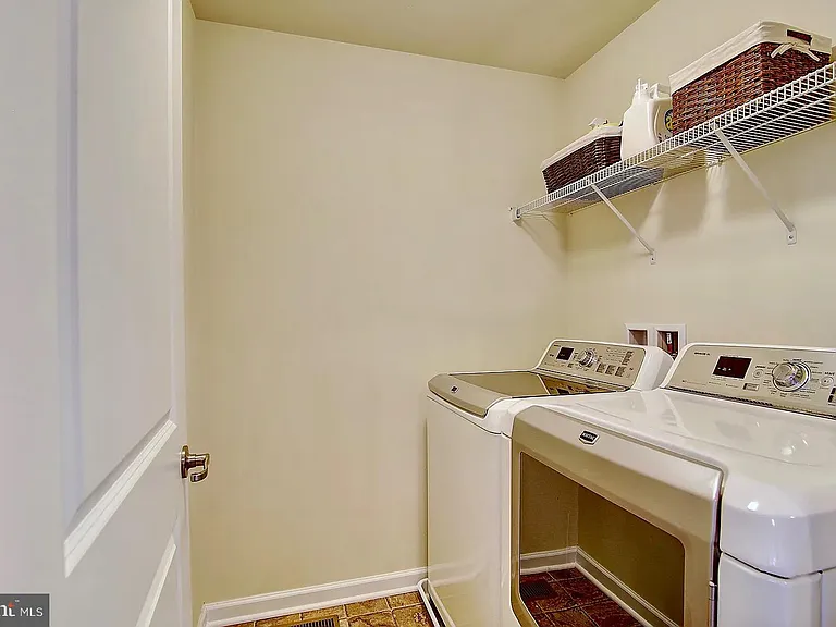 43893 Eastgate View Dr — Photo 2