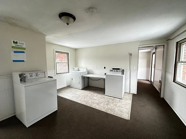 26 Forestdale/Random Housing — Photo 12