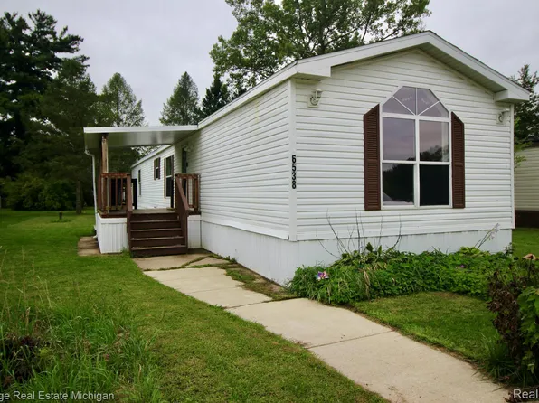 6538 Biscayne Blvd E, Brighton, MI 48114