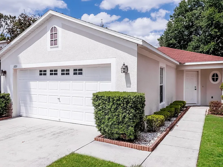 1120 Lake Shore Ranch Dr — Photo 1