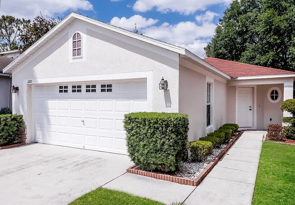1120 Lake Shore Ranch Dr