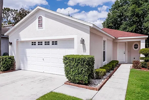 1120 Lake Shore Ranch Dr Photo 1