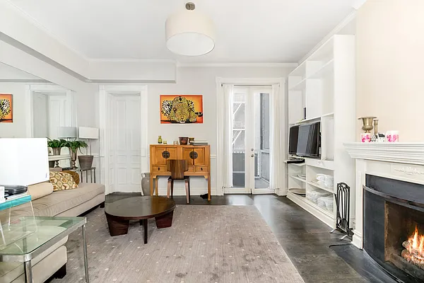 Rented by Douglas Elliman | media 24