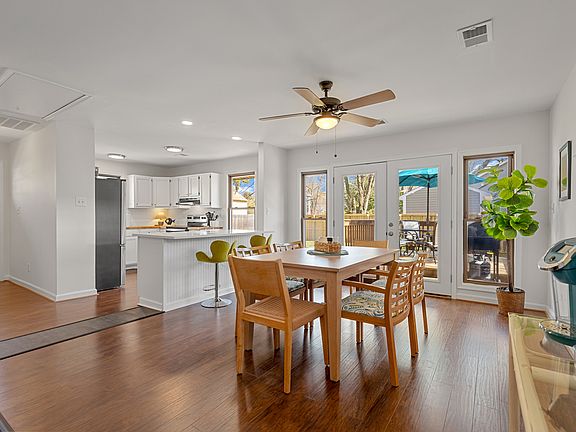 Dining room with 6 chairs and a coffee bar (Keurig)