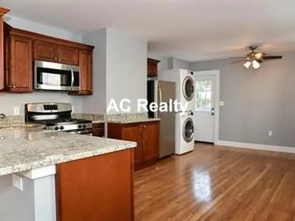 29-29A W Wyoming Ave #2, Melrose, MA 02176