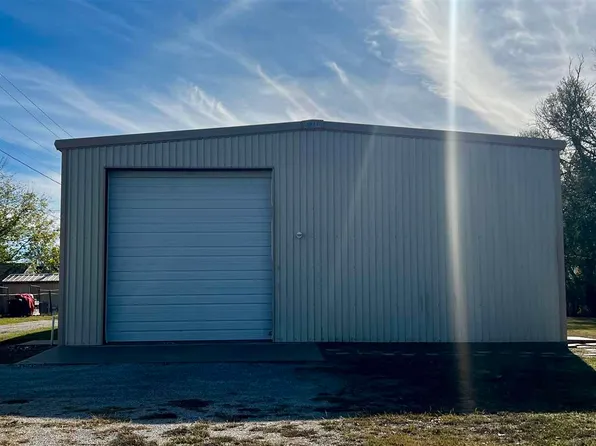 1011 W Oklahoma Ave, Blackwell, OK 74631