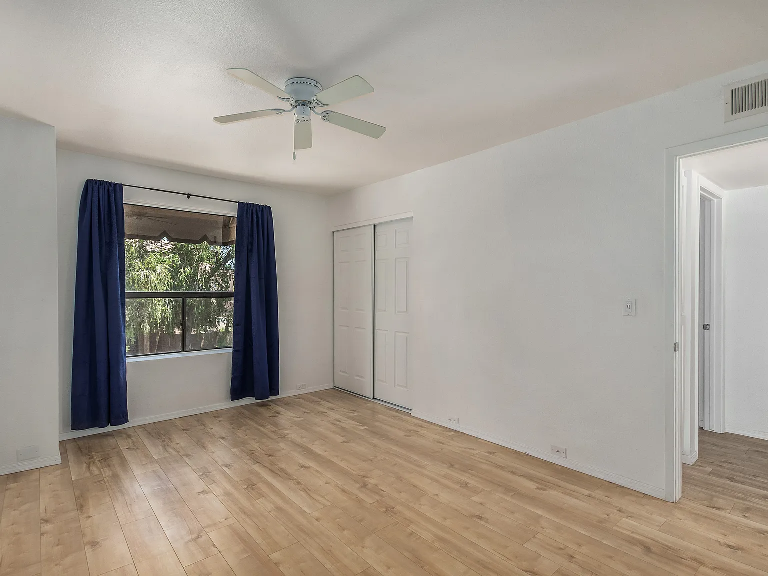 2 bed, 1060 sqft, $1,800 — Photo 2