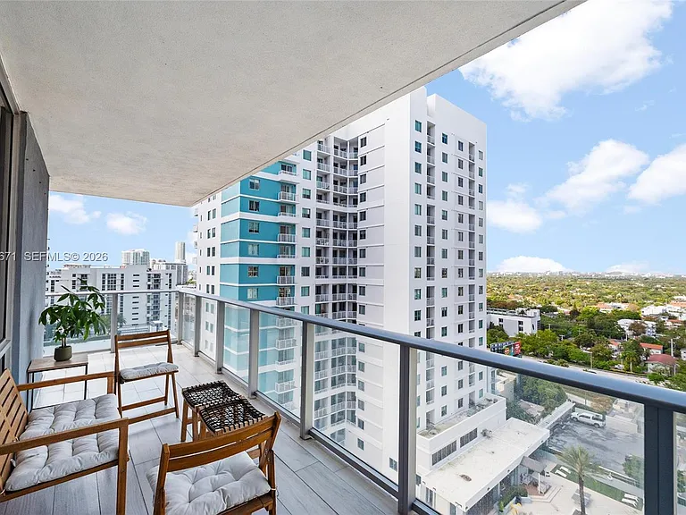 1010 SW 2nd Ave #1709 — Photo 8