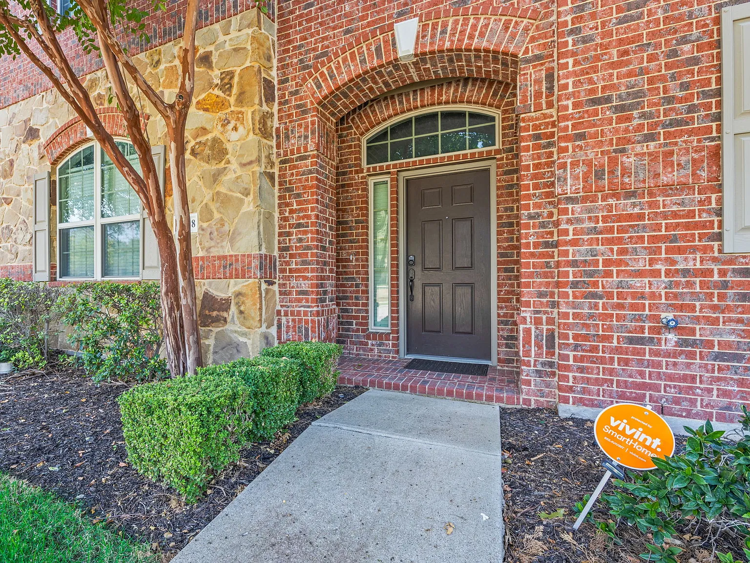 3 bed, 2065 sqft, $2,675 — Photo 3