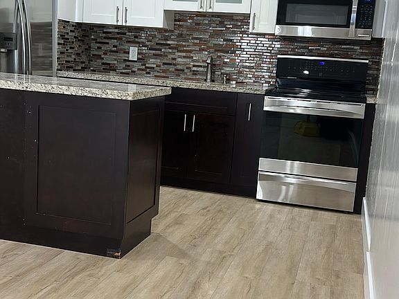 4th image of 630 SE 3rd Pl