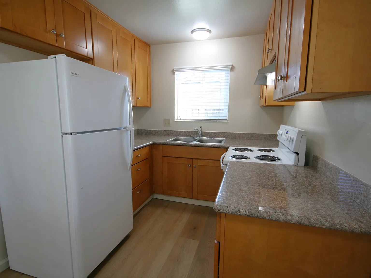 2 bed, 800 sqft, $2,995 — Photo 4