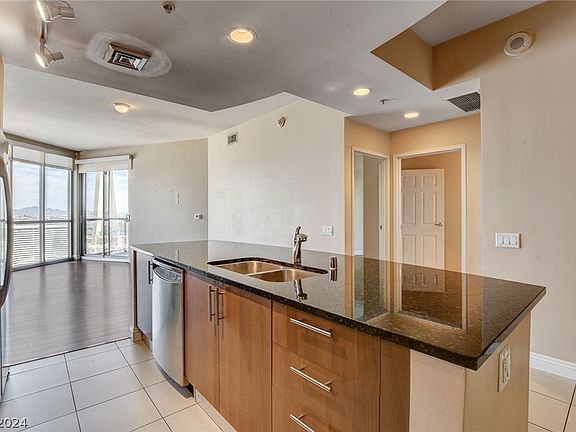 4th image of 200 W Sahara Ave Unit 2611