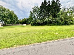 35 Alhan Pkwy #33, Syracuse, NY 13209