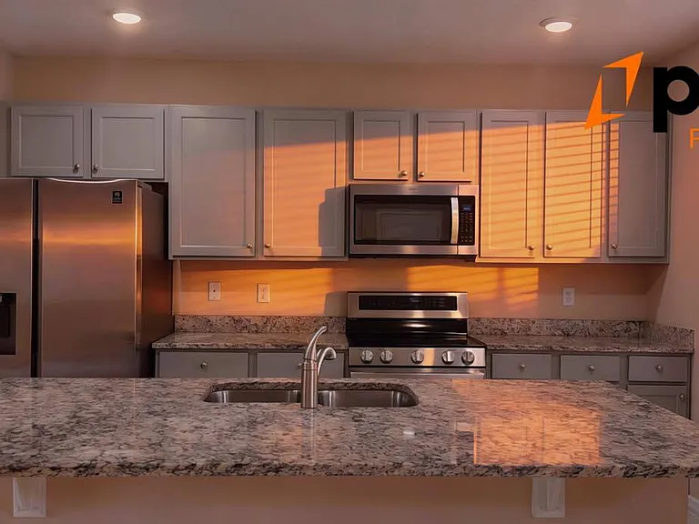 10083 Salt Point Dr — Photo 9