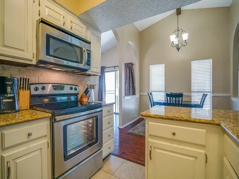 3228 Delaford Dr — Photo 19