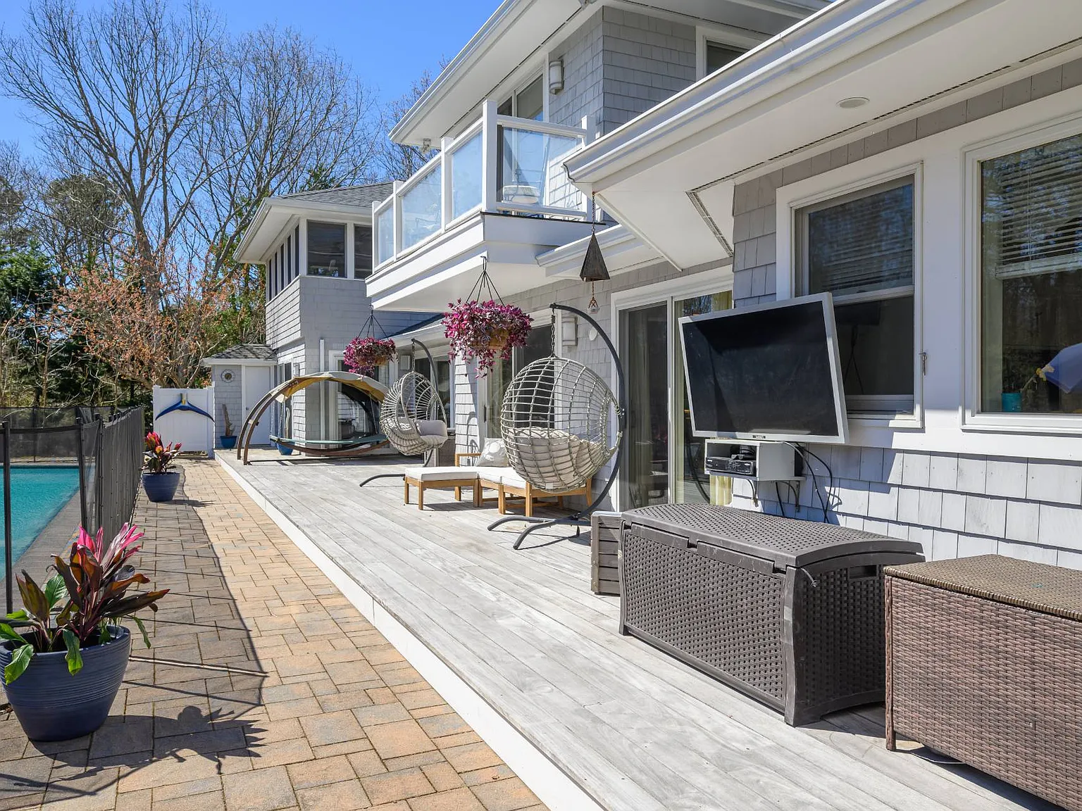 Hamptons Summer Oasis ~ Includes Extended Season ! — Photo 3