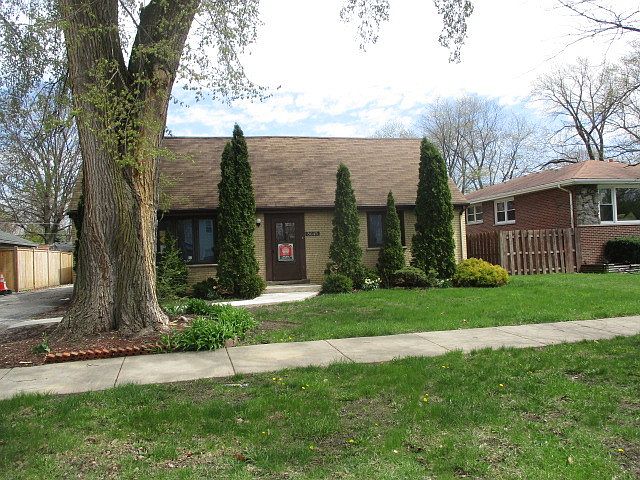 1st image of 8045 Leclaire Ave