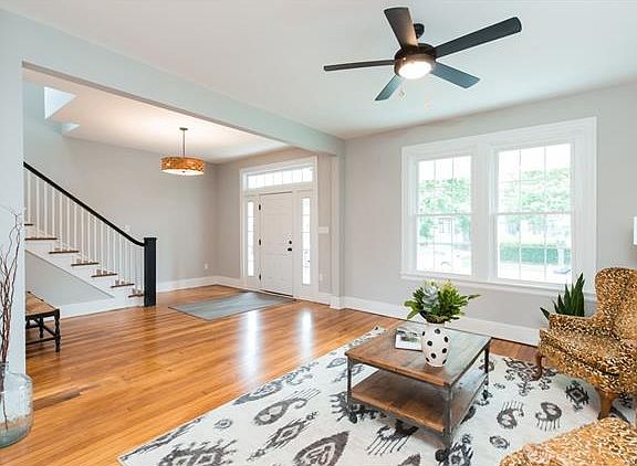 5th image of 2917 Hanes Ave