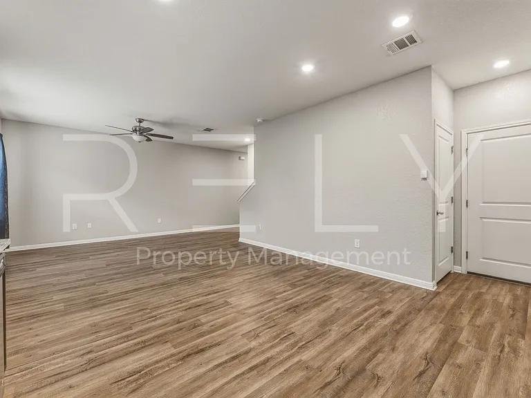 518 Woodpecker Run — Photo 14