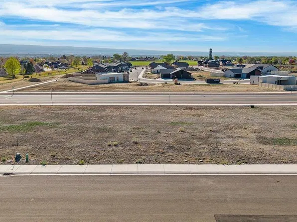 8 Pinewood St, Montrose, CO 81401