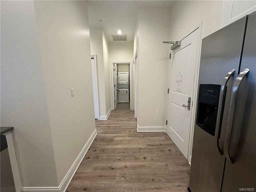 1 bed, 820 sqft, $1,795 — Photo 2