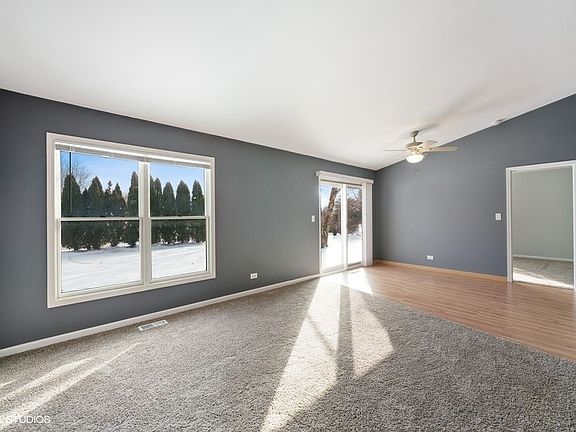 3rd image of 5S737 Meadow Lake Dr