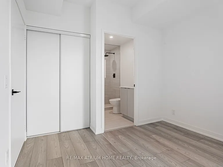 285 Dufferin St #827 — Photo 12