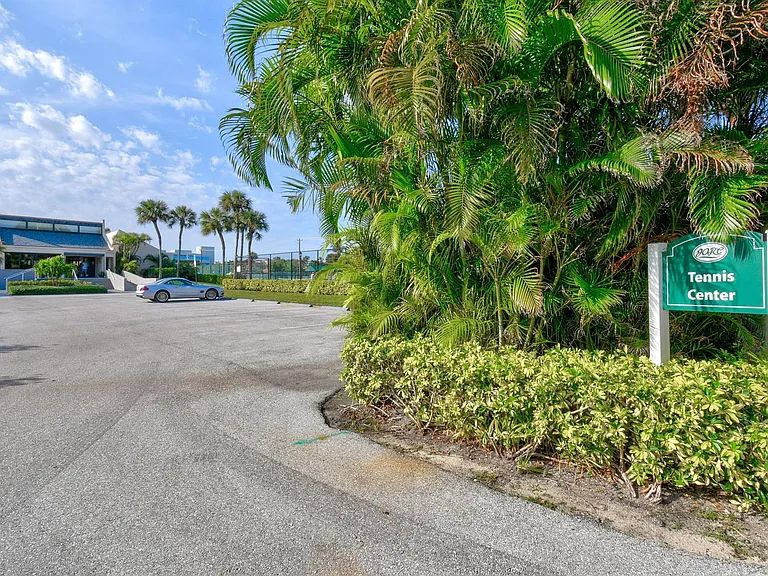 1605 S US Highway 1 #301-V6 — Photo 29