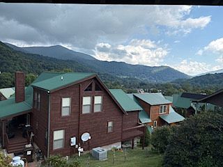 4th image of 74 Stoney Ridge Loop