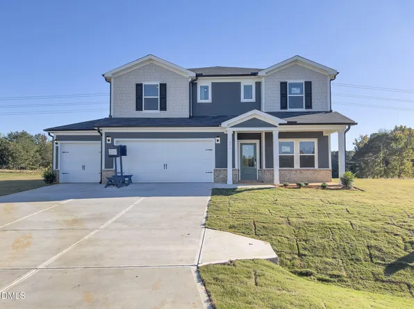 376 Barrow Meadows Dr, Zebulon, NC 27597