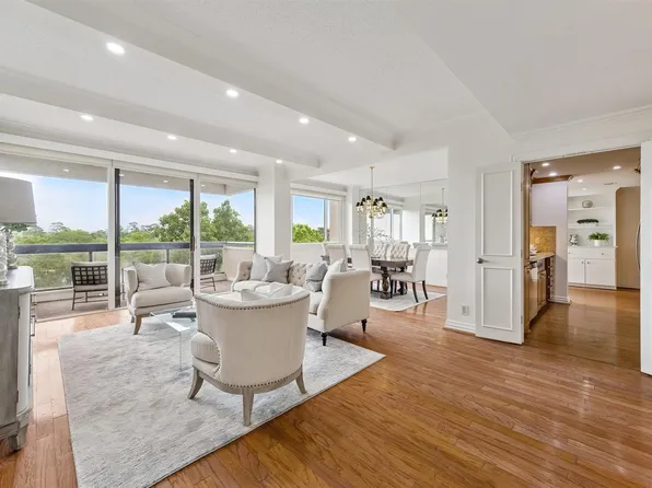 49 Briar Hollow Ln Unit 504, Houston, TX 77027