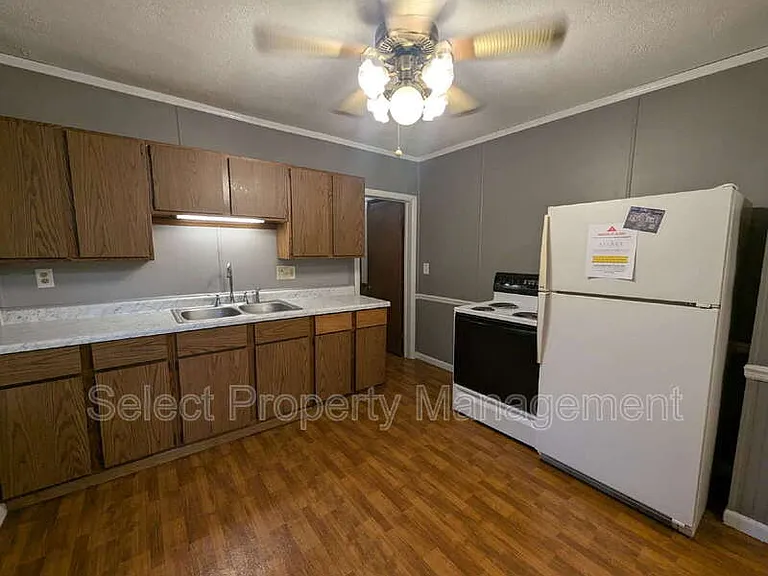 333 W Suttenfield St #1 — Photo 8