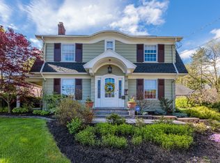 31 E Jefferson Rd, Pittsford, NY 14534