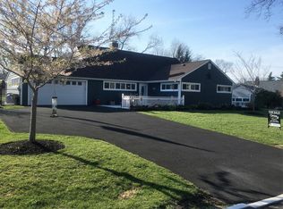 23 Snowball Dr, Levittown, PA 19056